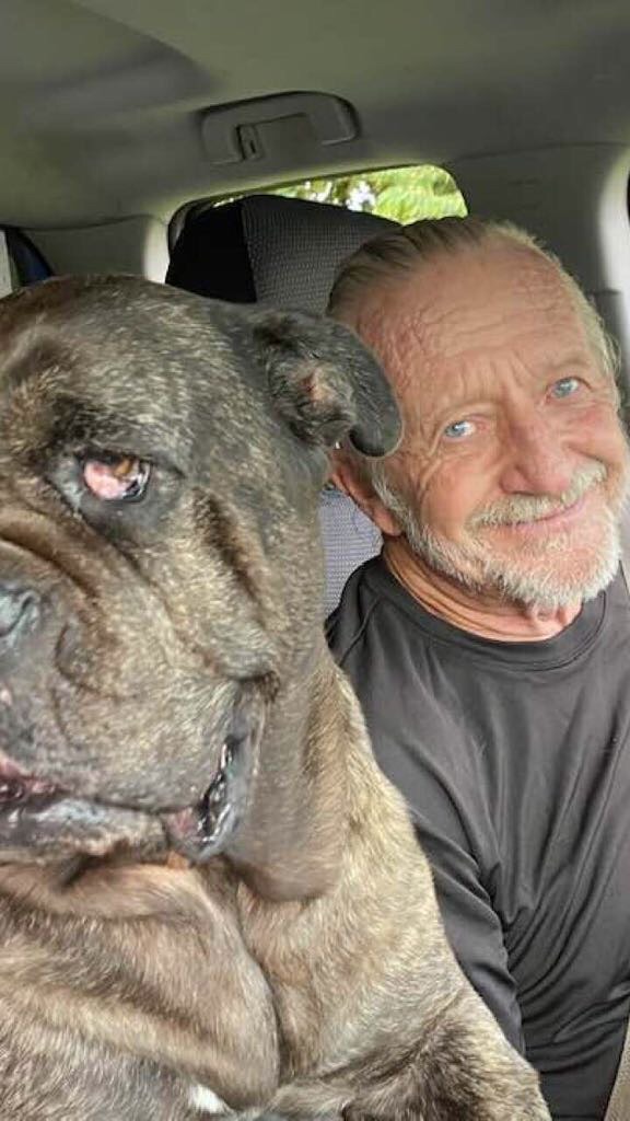 Hombre de 74 años salvó a su perro del ataque de un caimán