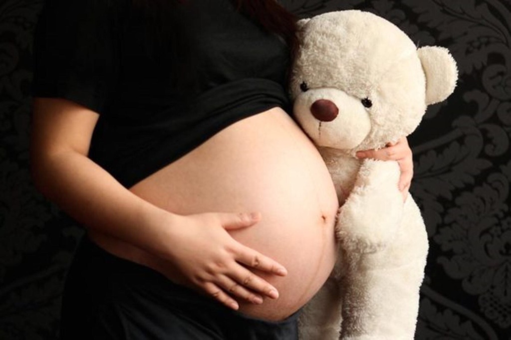 Los embarazos en jovenes adultas está vinculado al aumento del envejecimiento biológico